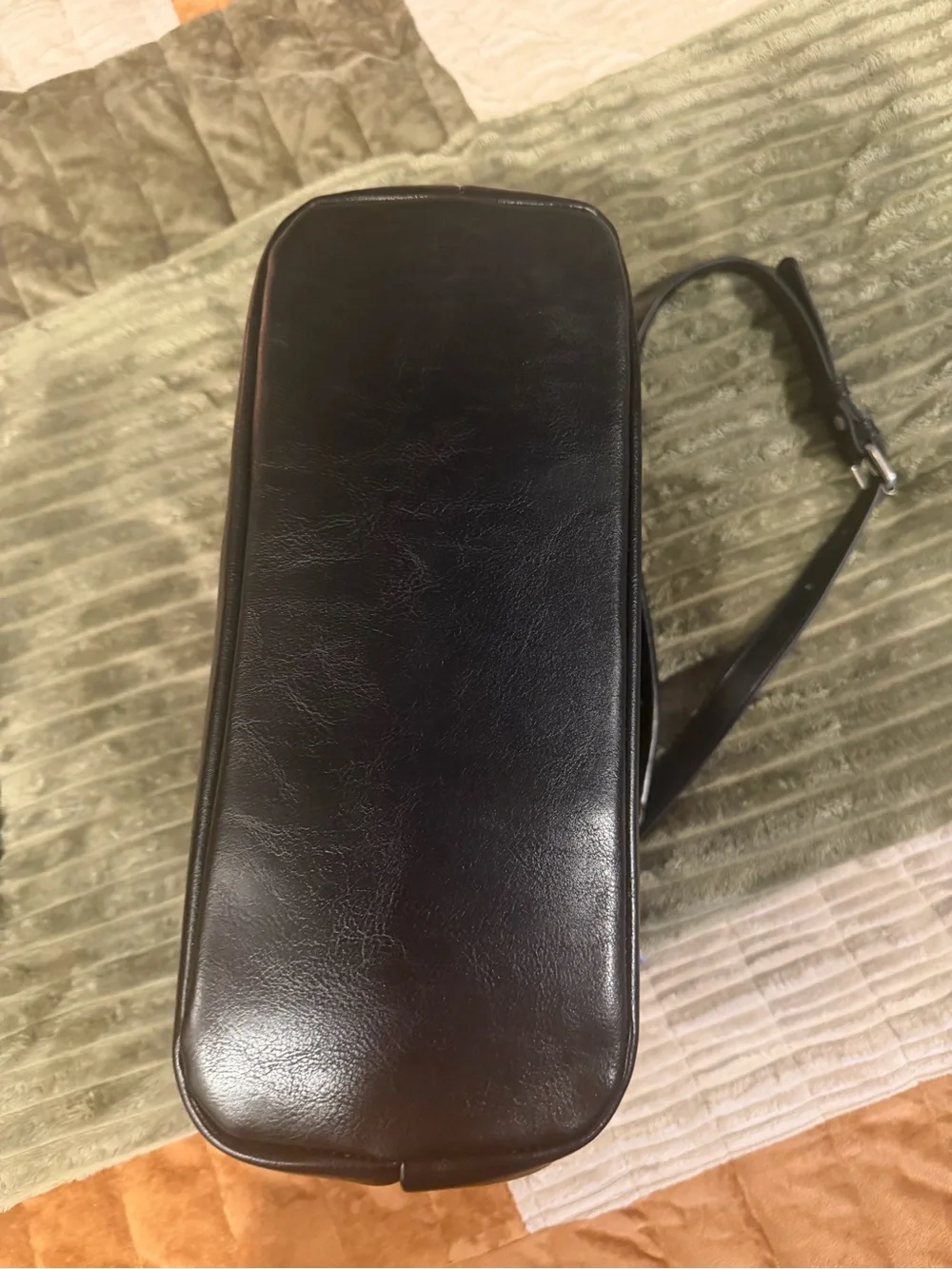 N/A sleek black